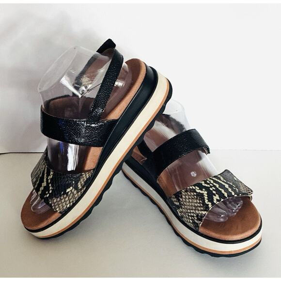 Wmns Vionic Brielle Ray Snakeskin Hook & Loop Sz 8 Black White Strappy Platform - Picture 1 of 8